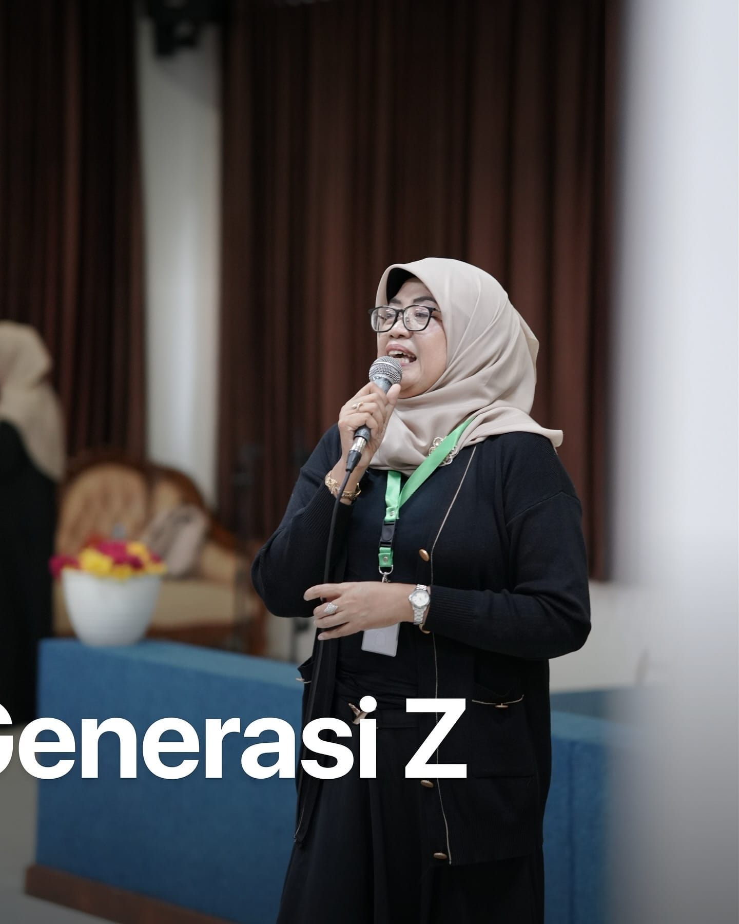 Speakers and participants of the digital literacy seminar at UIN Jakarta